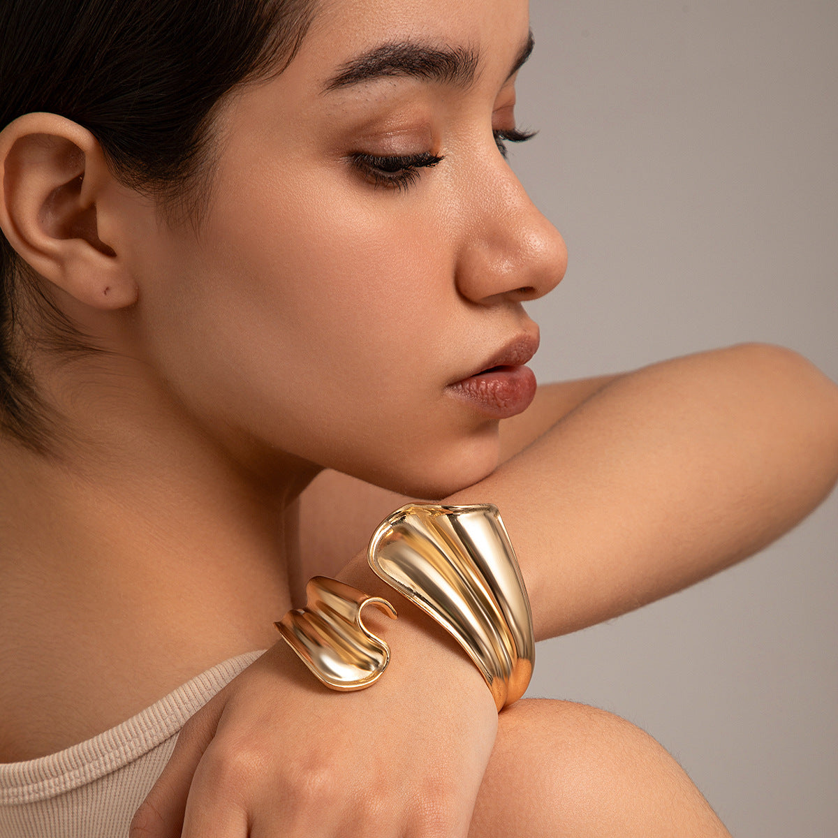 Metal style temperament bracelet