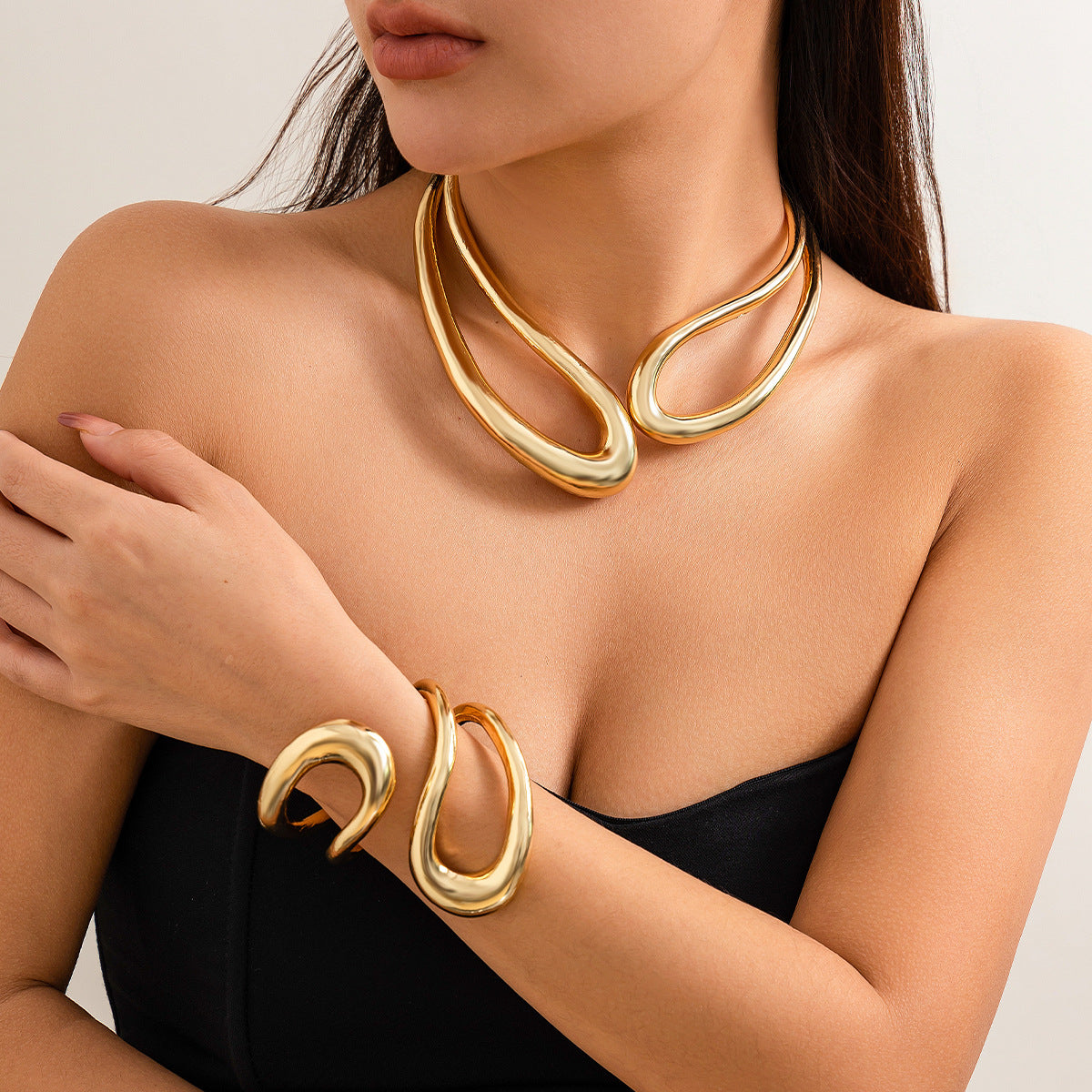 Exaggerated alloy twisted double-layer collar, sweet and cool style, minimalist choker bracelet