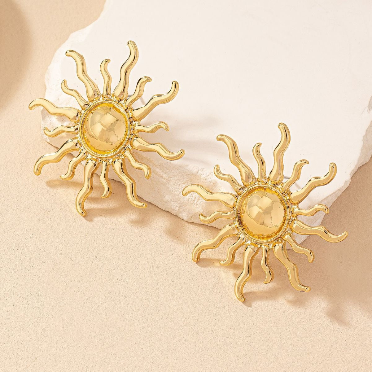 Retro exaggerated sun fashion earrings