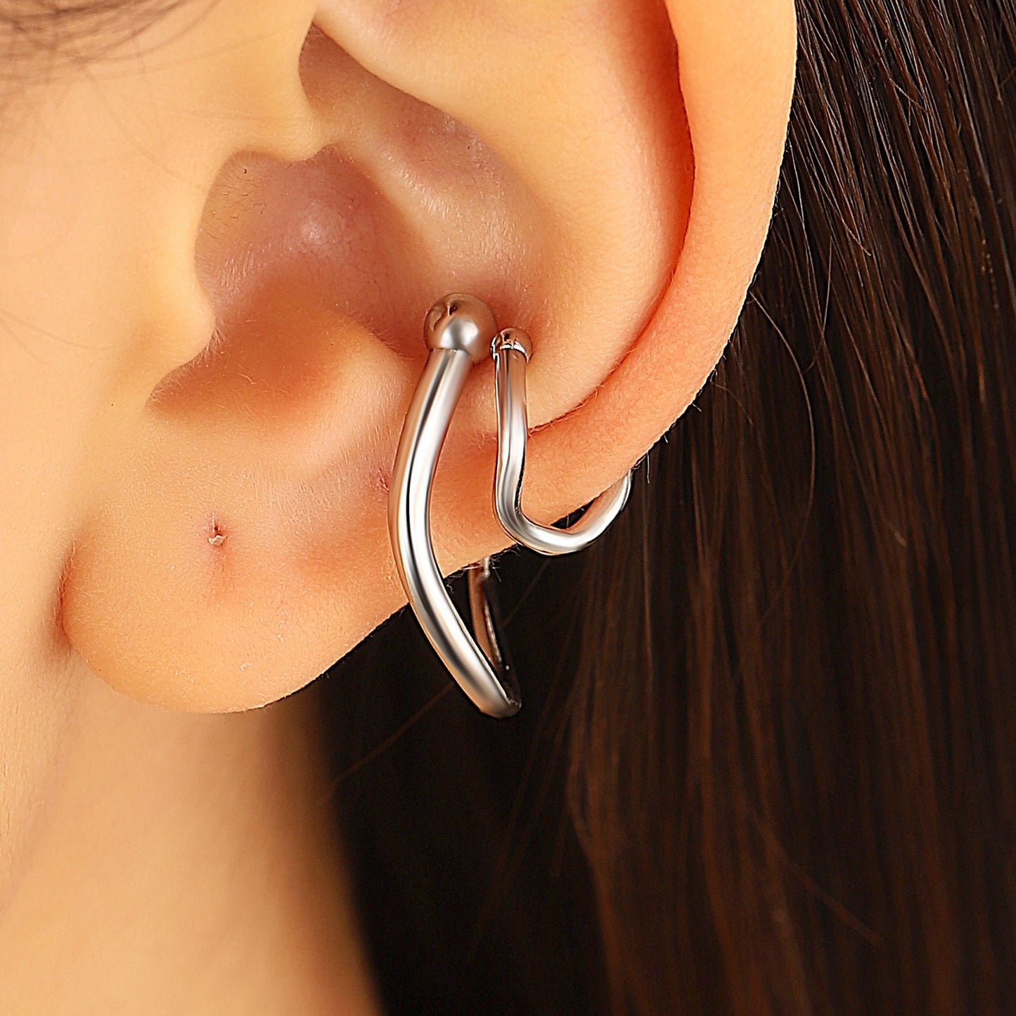 Twisted alloy ear bone clip with ins style design and temperament, ear clip without ear holes